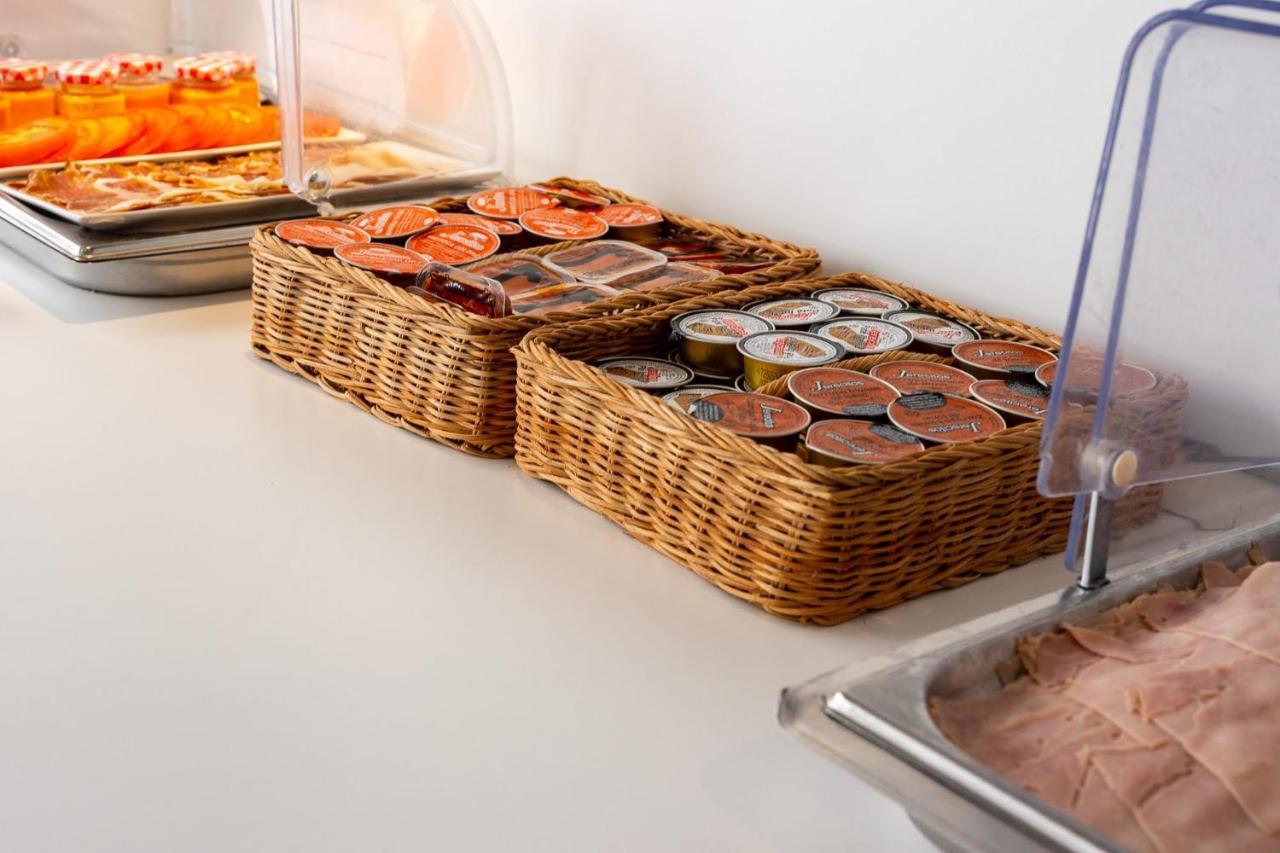 Apartamentos Los Cantaros 엘푸에르토데산타마리아 외부 사진