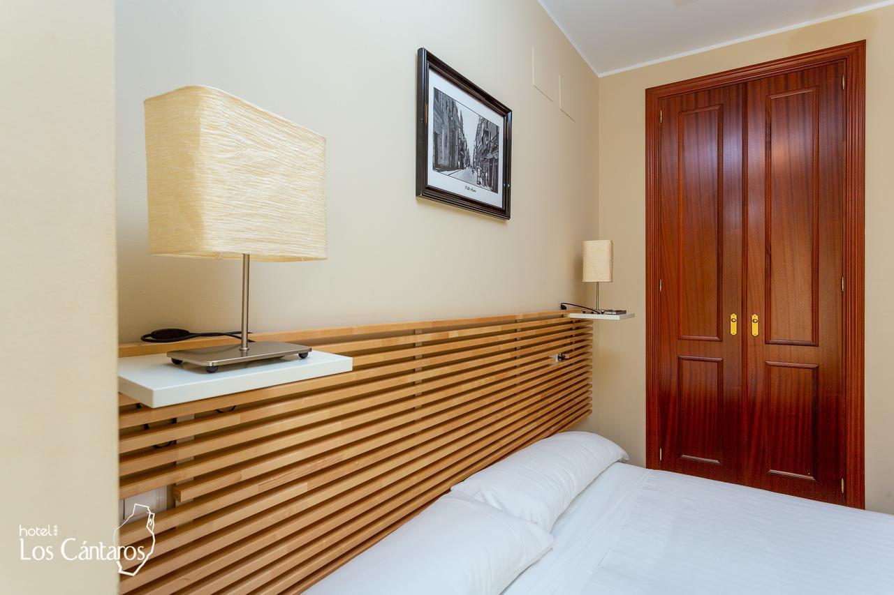 Apartamentos Los Cantaros 엘푸에르토데산타마리아 외부 사진