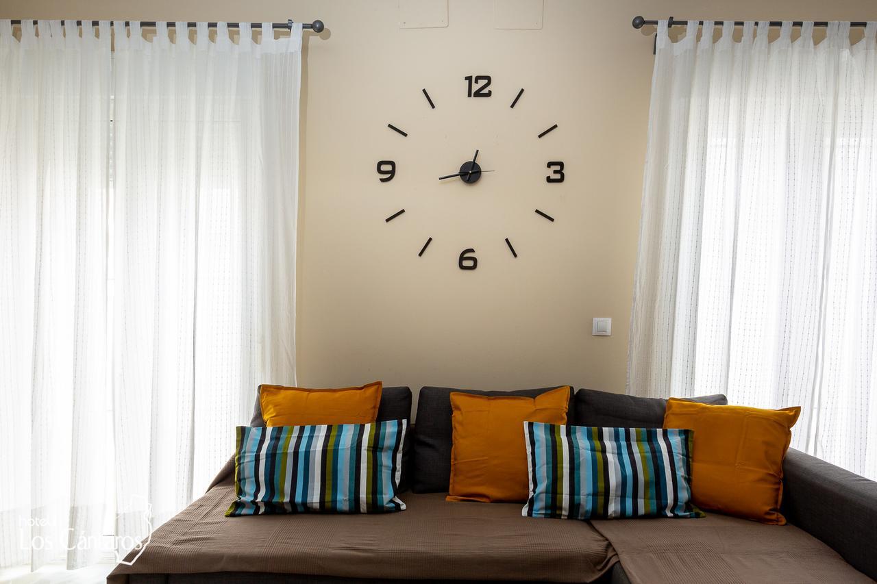 Apartamentos Los Cantaros 엘푸에르토데산타마리아 외부 사진